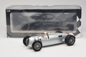 Auto Union Type C #57 H. Stuck Winner Shelsley Walsh Hill Climb 1936 Minichamps 1:18 155361057 Metall — Bild 6 von 6