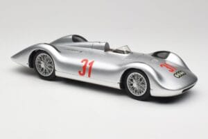 Auto Union Typ C Stromlinie #31 B. Rosemeyer 1937 Silber Revell 1:18 08436 Metall — Bild 6 von 8