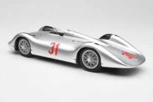 Auto Union Typ C Stromlinie #31 B. Rosemeyer 1937 Silber Revell 1:18 08436 Metall — Bild 7 von 8