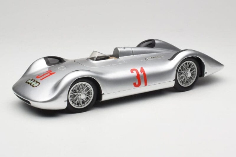 Auto Union Typ C Stromlinie #31 B. Rosemeyer 1937 Silber Revell 1:18 08436 Metall
