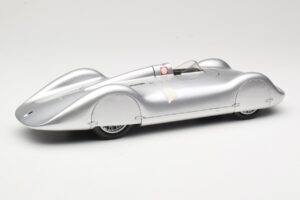 Auto Union Type C Streamliner #72 B. Rosemeyer World Record 1937 Revell 1:18 08420 Metall — Bild 2 von 6