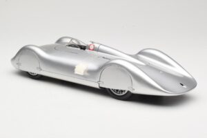 Auto Union Type C Streamliner #72 B. Rosemeyer World Record 1937 Revell 1:18 08420 Metall — Bild 5 von 6