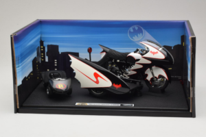 Batcycle & Sidecar Batman TV Series Hot Wheels 1:18 R0006 Metall