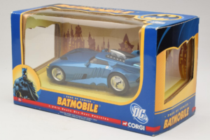 Batmobile DC Comics Corgi 1:24 77511 Metall — Bild 3 von 3