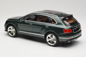Bentley Bentayga Styling Pack Grün GT Spirit 1:18 GT133 Resin — Bild 5 von 6
