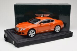 Bentley Continental GT Orange Metallic Minichamps 1:18 100139921 Metall — Bild 8 von 8