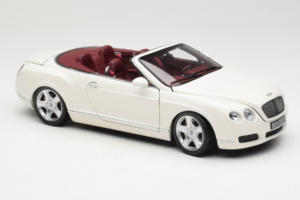 Bentley Continental GTC Weiß Minichamps 1:18 100139032 Metall — Bild 6 von 8