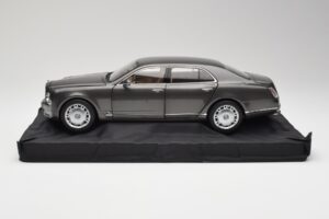 Bentley Mulsanne Brodgar Metallic Minichamps 1:18 BL843 Metall — Bild 4 von 8