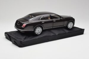 Bentley Mulsanne Burnt Oak Minichamps 1:18 100139905 Metall — Bild 3 von 8
