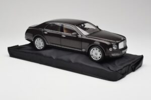 Bentley Mulsanne Burnt Oak Minichamps 1:18 100139905 Metall — Bild 6 von 8
