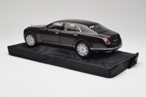 Bentley Mulsanne Burnt Oak Minichamps 1:18 100139905 Metall — Bild 7 von 8