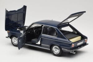 BMW 1600 Touring Blau Minichamps 1:18 80430145823 Metall — Bild 5 von 8