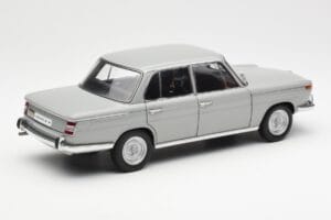 BMW 1800 TiSA Bernina Grau AUTOart 1:18 70621 Metall — Bild 3 von 8