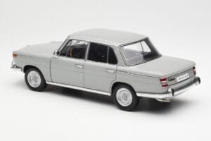 BMW 1800 TiSA Bernina Grau AUTOart 1:18 70621 Metall — Bild 7 von 8