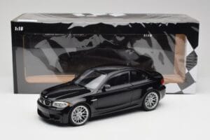 BMW 1M Coupe E82 Black Metallic Minichamps 1:18 110020021 Metall — Bild 8 von 8