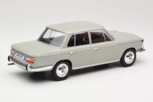 BMW 2000 TI Grau MCG 1:18 MCG18112 Metall — Bild 2 von 6