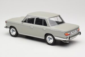 BMW 2000 TI Grau MCG 1:18 MCG18112 Metall — Bild 5 von 6