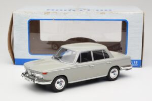 BMW 2000 TI Grau MCG 1:18 MCG18112 Metall — Bild 6 von 6