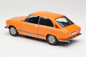 BMW 2000 Tii Touring Orange Minichamps 1:18 80430145824 Metall — Bild 7 von 8