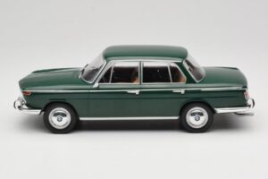 BMW 2000 121 Grün MCG 1:18 MCG18542 Metall — Bild 3 von 6