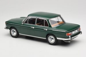 BMW 2000 121 Grün MCG 1:18 MCG18542 Metall — Bild 5 von 6