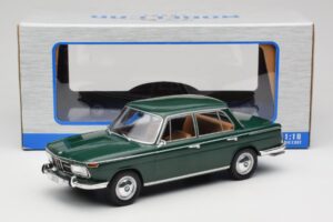 BMW 2000 121 Grün MCG 1:18 MCG18542 Metall — Bild 6 von 6