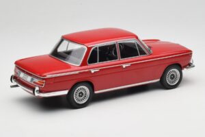 BMW 2000 121 Rot MCG 1:18 MCG18543 Metall — Bild 2 von 6