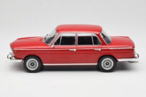 BMW 2000 121 Rot MCG 1:18 MCG18543 Metall — Bild 3 von 6
