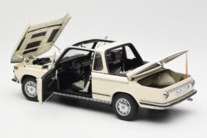 BMW 2002 Baur Cabriolet E10 Chamonix Weiß AUTOart 1:18 70532 Metall — Bild 5 von 8