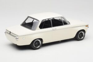 BMW 2002 Weiß Plain Body Version Minichamps 1:18 155702600 Metall — Bild 2 von 6