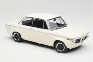 BMW 2002 Weiß Plain Body Version Minichamps 1:18 155702600 Metall — Bild 4 von 6