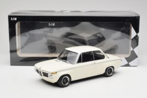BMW 2002 Weiß Plain Body Version Minichamps 1:18 155702600 Metall — Bild 6 von 6