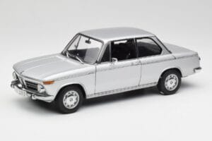 BMW 2002tii Silber AUTOart 1:18 80430151479 Metall