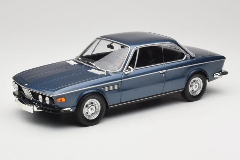 BMW 2800 CS E9 Blau Metallic Minichamps 1:18 155028032 Metall