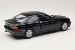 BMW 3 Series E36 Coupe Schwarz UT Models 1:18 BMW009 Metall — Bild 3 von 8