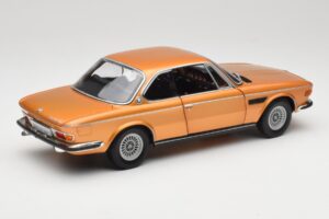 BMW 3.0 CSi E9 Gold Metallic Minichamps 1:18 180029027 Metall — Bild 3 von 8