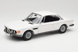 BMW 3.0 CSi E9 Weiß Minichamps 1:18 180029026 Metall