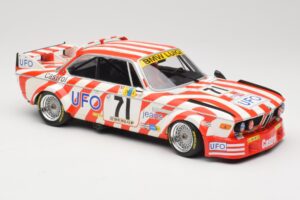 BMW 3.0 CSL E9 #71 Luigi Racing P. Xhenceval / J. Dieudonné 24 Hours of Le Mans 1977 Minichamps 1:18 155772571 Metall — Bild 4 von 6