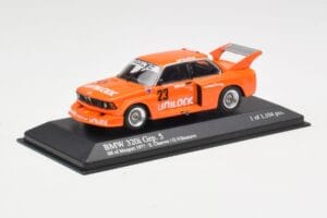 BMW 320i Group 5 #23 E. Cheever / G. Villeneuve 6 Hours of Mosport Class Winners 1977 Damaged Spoiler Minichamps 1:43 4007723 — Bild 2 von 5
