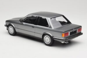 BMW 323i E30 Grey Metallic Minichamps 1:18 155026006 Metall — Bild 5 von 6