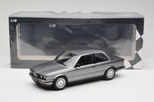 BMW 323i E30 Grey Metallic Minichamps 1:18 155026006 Metall — Bild 6 von 6