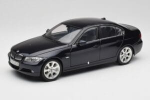 BMW 330i E46 Schwarz Kyosho 1:18 08731RB Metall