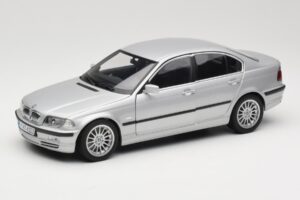 BMW 330i E46 Silber UT 1:18 80430302328 Metall