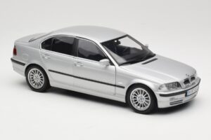 BMW 330i E46 Silber UT 1:18 80430302328 Metall — Bild 6 von 8