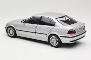 BMW 330i E46 Silber UT 1:18 80430302328 Metall — Bild 7 von 8