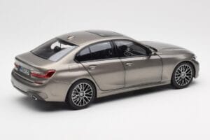 BMW 330i G20 Silber Norev 1:18 183275 Metall — Bild 3 von 8