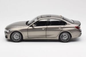BMW 330i G20 Silber Norev 1:18 183275 Metall — Bild 4 von 8