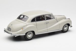 BMW 501 Cortina Grau AUTOart 1:18 80430393098 Metall — Bild 3 von 8