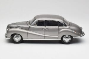 BMW 502 2.6 Luxus Silver Beige Metallic AUTOart 1:18 70591 Metall — Bild 4 von 8