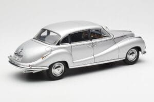 BMW 502 2.6 Luxus Super Silber AUTOart 1:18 70593 Metall — Bild 3 von 8